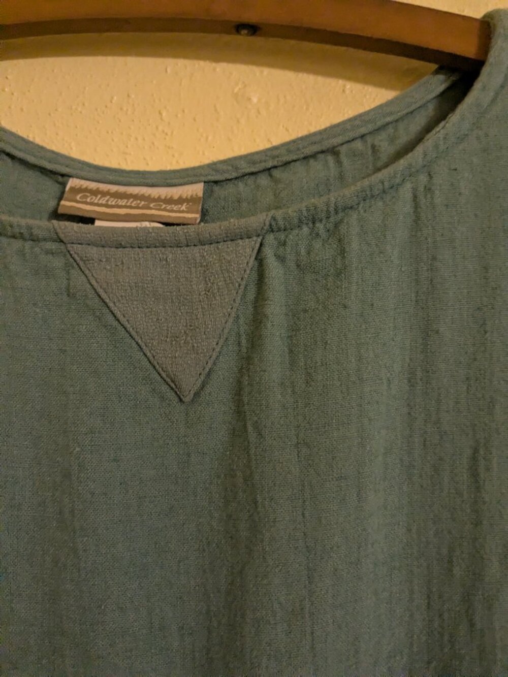 Comfy pullover top. - Picture 3 of 7